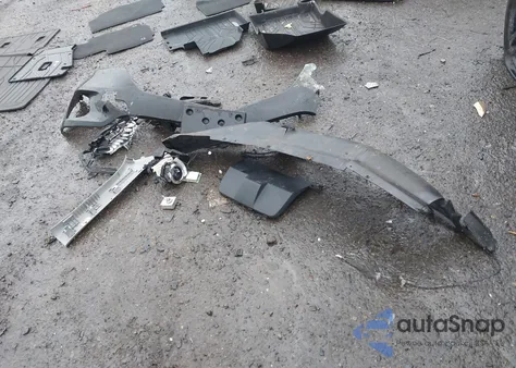 2020 Chevrolet Equinox Awd Lt 2.0L Turbo z USA, uszkodzony, nr VIN 2GNAXVEX9L6158942